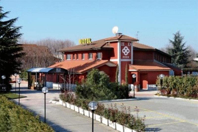 Hotel Daniel Basiano エクステリア 写真