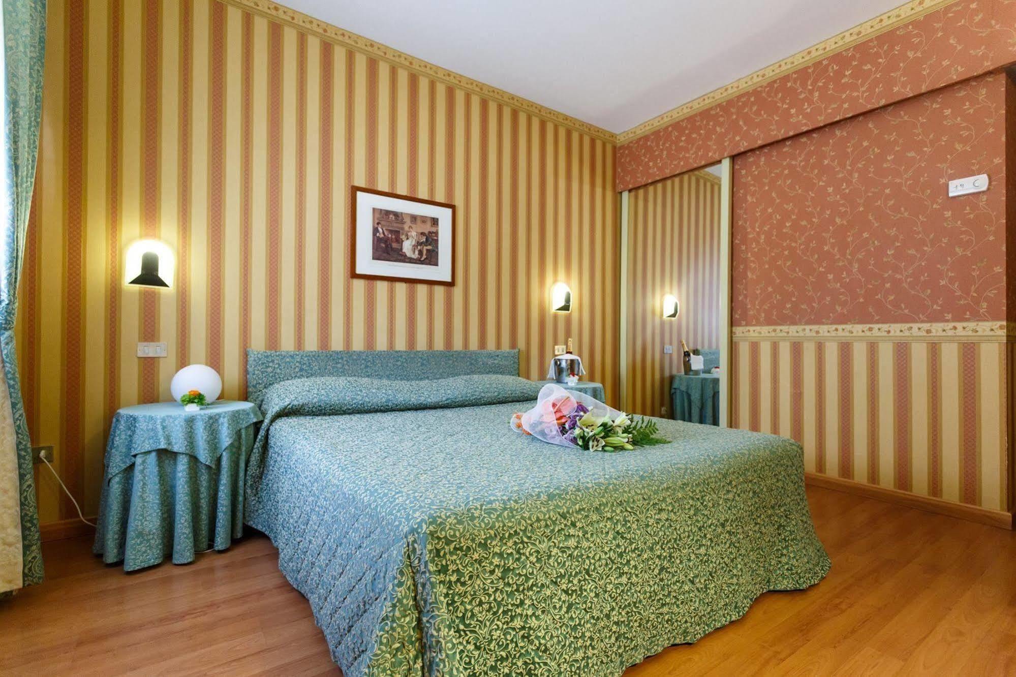 Hotel Daniel Basiano エクステリア 写真