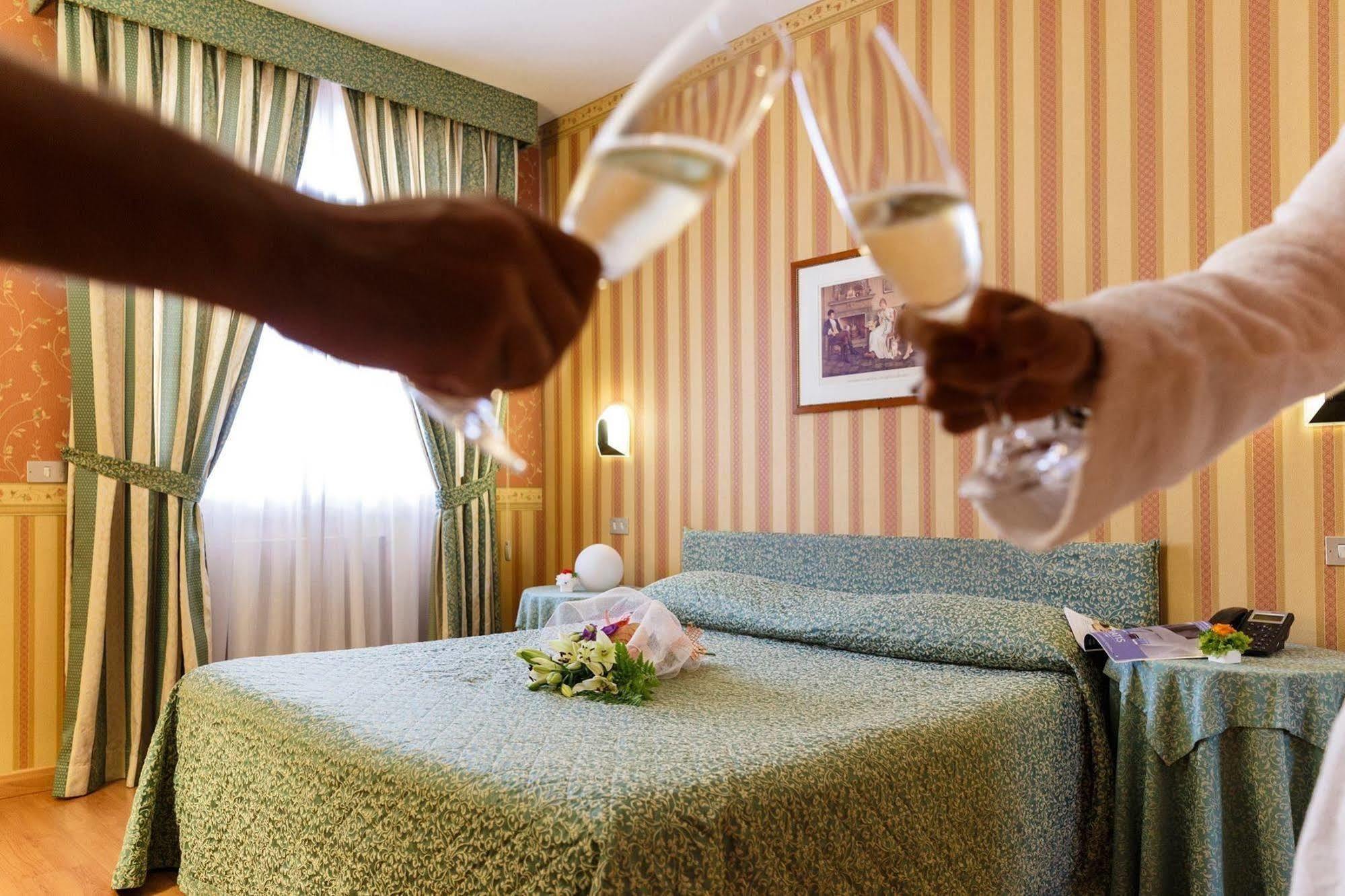 Hotel Daniel Basiano エクステリア 写真