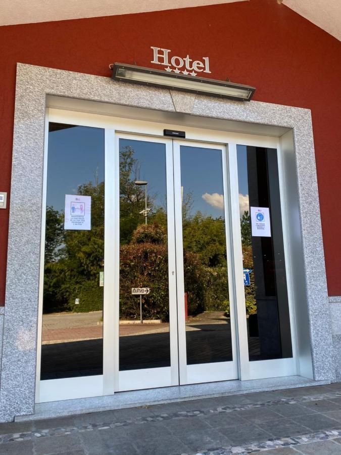 Hotel Daniel Basiano エクステリア 写真
